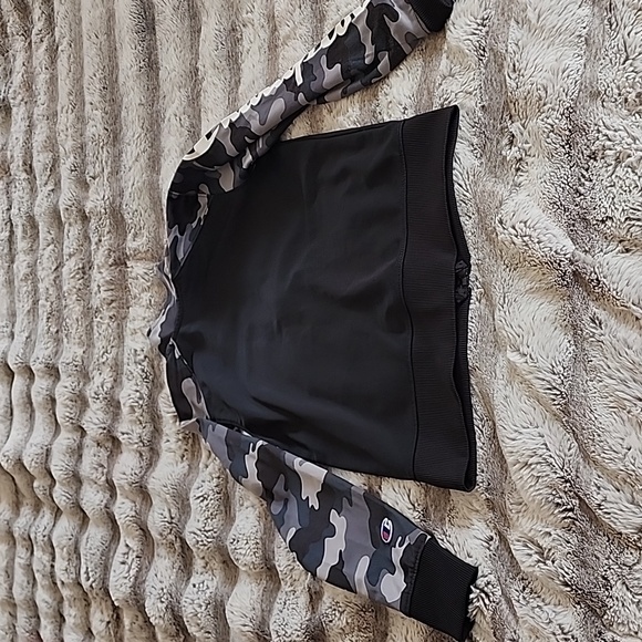 Boys Champion zip up camo sleeves - Picture 2 of 4